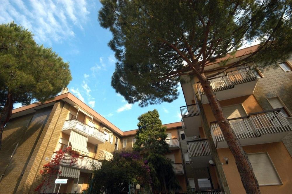 Residence Orchidea Diano Marina Zewnętrze zdjęcie