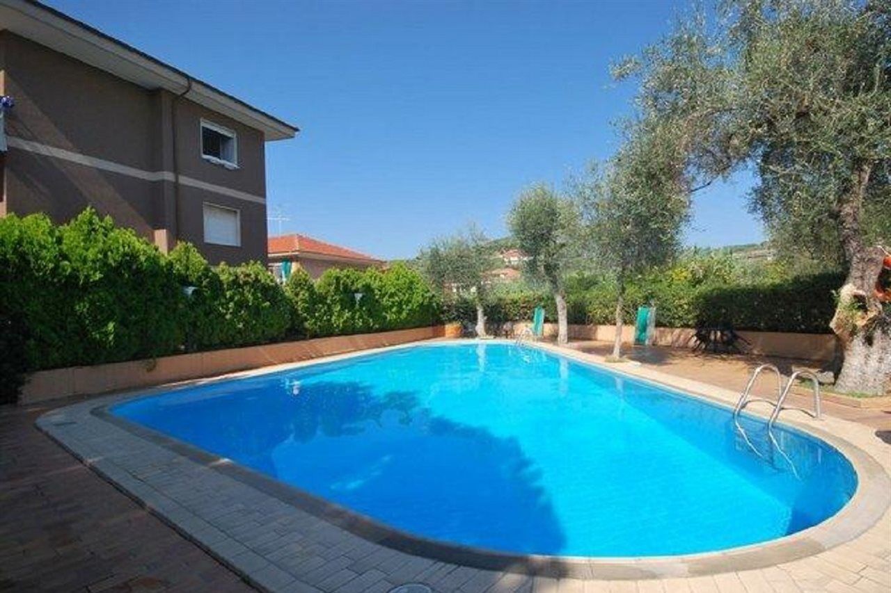 Residence Orchidea Diano Marina Zewnętrze zdjęcie
